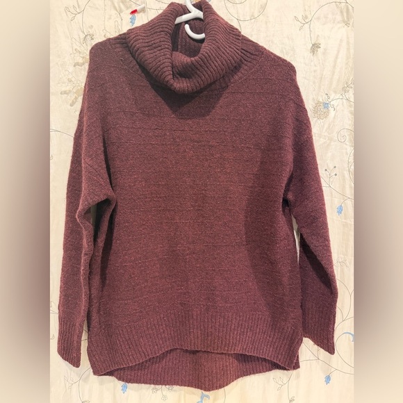 Old Navy Sweaters - Old Navy Women's Maroon Cowl Neck Sweater